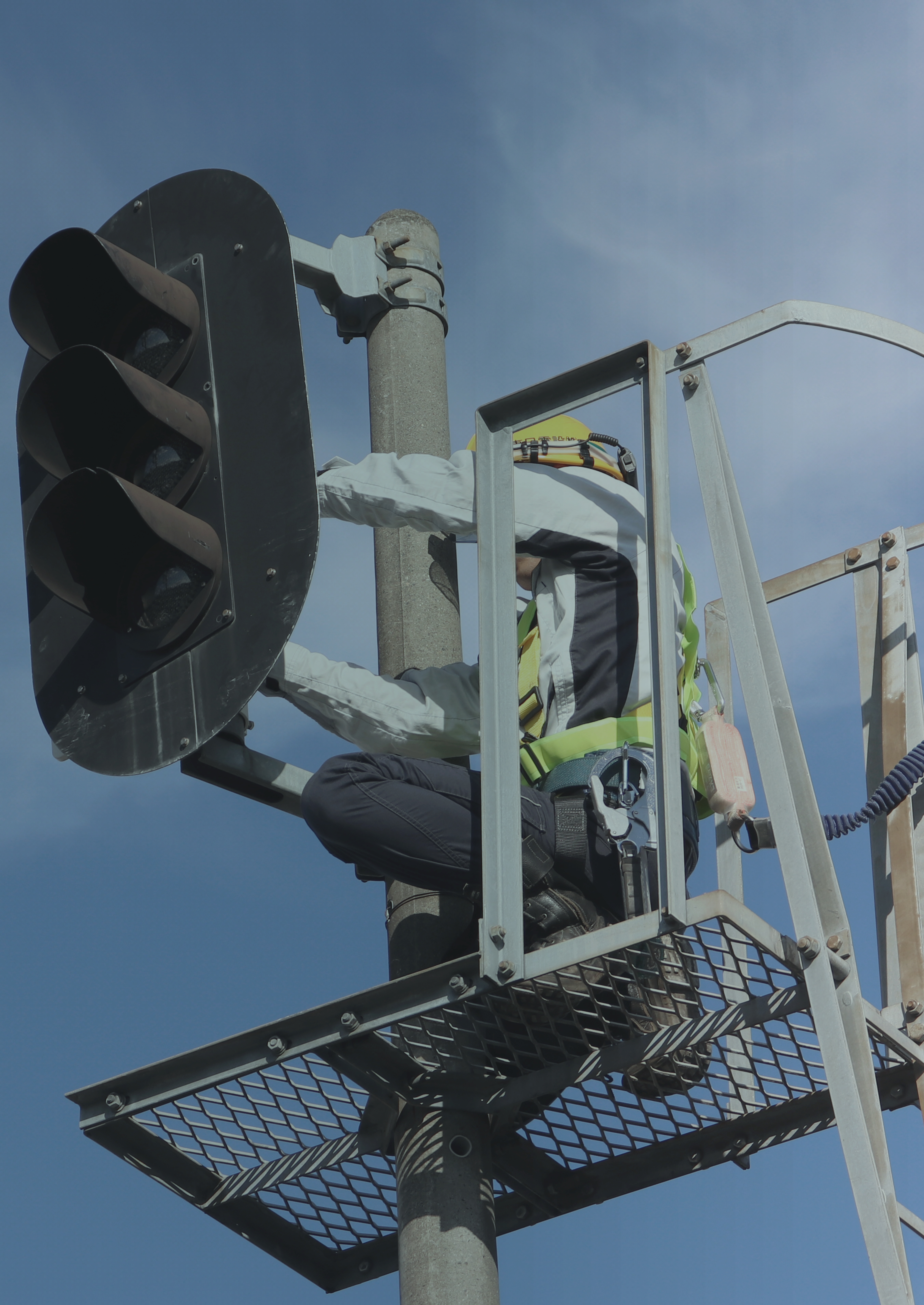 線路を点検している写真